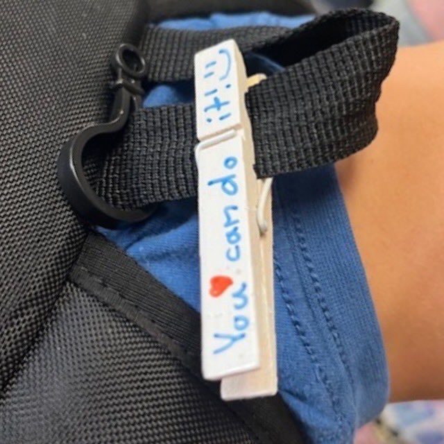 Paramus_Schools's tweet photo. On May 17, #RidgeRanch students were reminded how special they are by receiving a clip on their backpacks as they entered the building. Third and fourth grade #FriendsforChange students created & designed the clips to hand out to others! โค๏ธโบ๏ธ๐
#paramuspride #ridgeranchparamus https://t.co/nuiK1UVaP8