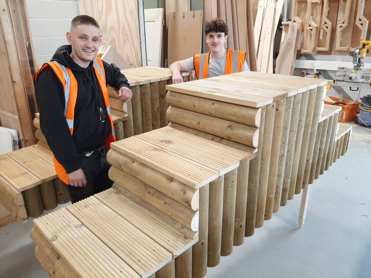 Tim Chisholm LCGI FIOC #CarpentryStudents tweet media