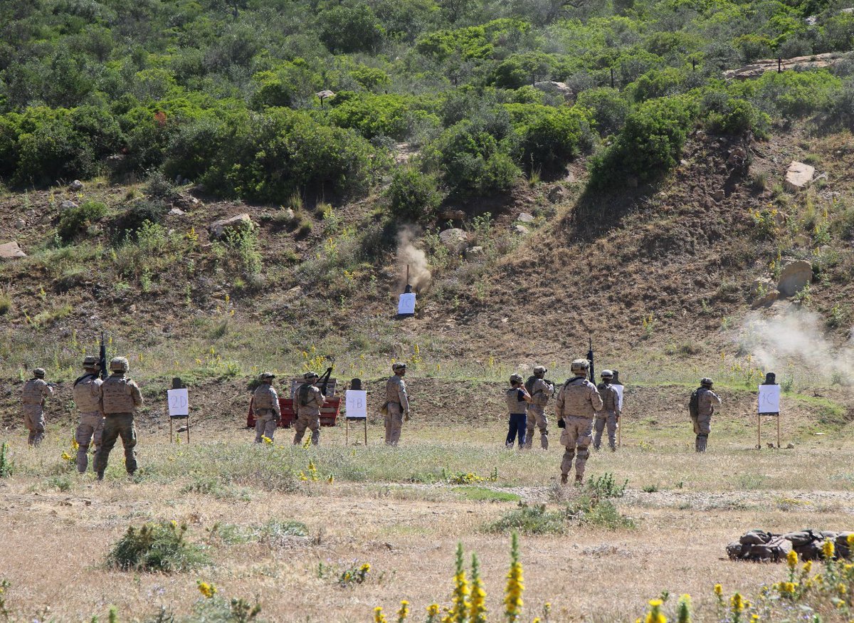 El Tercio de Armada 🇪🇸instruye sin descanso en el campo de adiestramiento de Sierra del Retín a militares ucranianos del módulo básico de combate encuadrados en la Misión Militar de la 🇪🇺en Apoyo a 🇺🇦#EUMAM_UA_TTCC @Armada_esp #MOPS