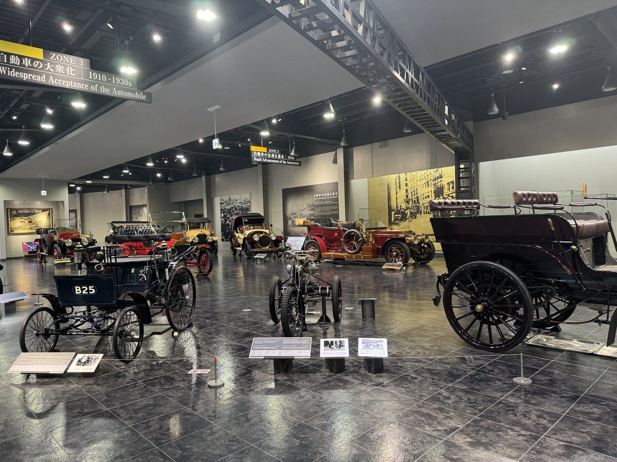 トヨタ博物館
3輪のベンツ！クラシックカーがたくさん。車の歴史がよくわかり何度来ても楽しい🚗