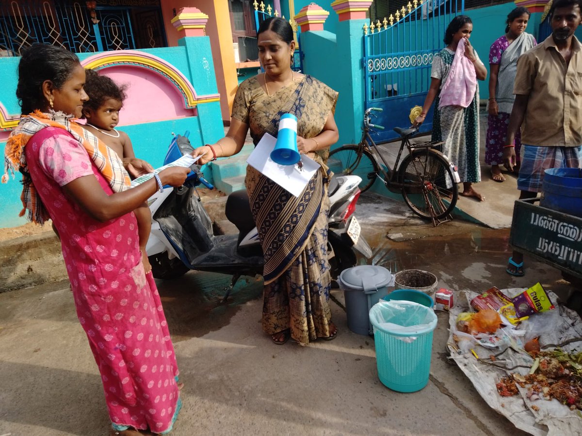 CommrPanruti's tweet photo. Panruti Municipality Source segregation IEC Awareness Ward 29 Sathiyamoorthy street https://t.co/vXHIB0bTbt