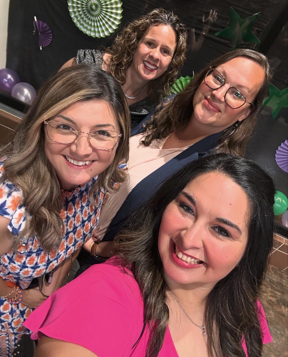 MsR_Science's tweet image. 2023-2024 Fourth Grade Graduation 
💜🐊💜