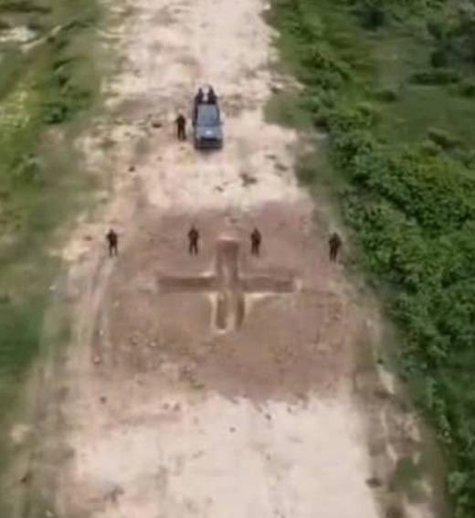dhernandezlarez's tweet photo. Operación Relámpago del Catatumbo, contra el narcotráfico, pistas ilegales y campamentos asociados a los grupos TANCOL en el estado Zulia !

#IntegrarEsVencer https://t.co/2B7uHDaia5