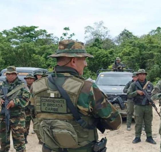 dhernandezlarez's tweet photo. Operación Relámpago del Catatumbo, contra el narcotráfico, pistas ilegales y campamentos asociados a los grupos TANCOL en el estado Zulia !

#IntegrarEsVencer https://t.co/2B7uHDaia5