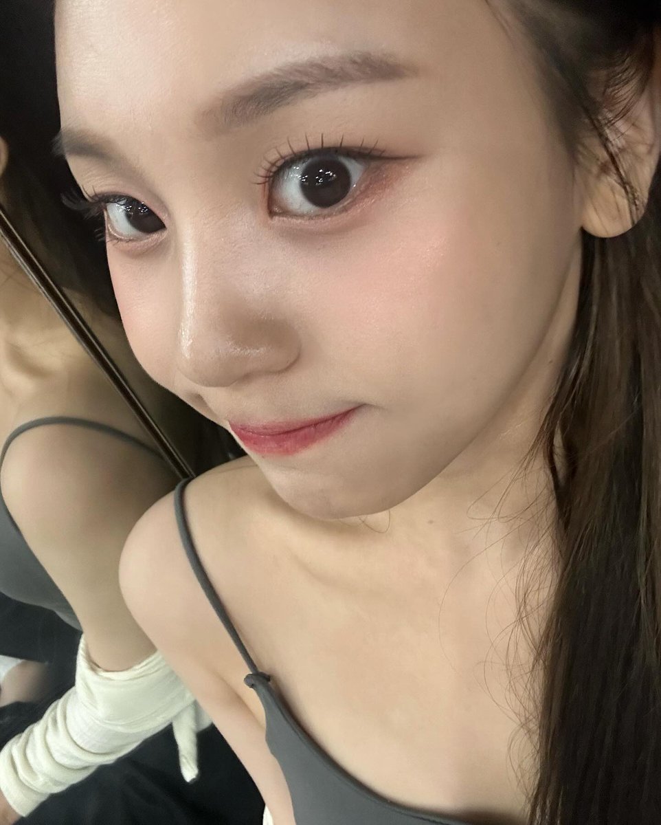 UmjiBrazil's tweet photo. #PICS | Umji via Instagram

“O que? Só faltam 10 dias para o nosso show? 🫨”

(1/2)

#UMJI #엄지 #VIVIZ @VIVIZ_official https://t.co/5oiaIGV7m1