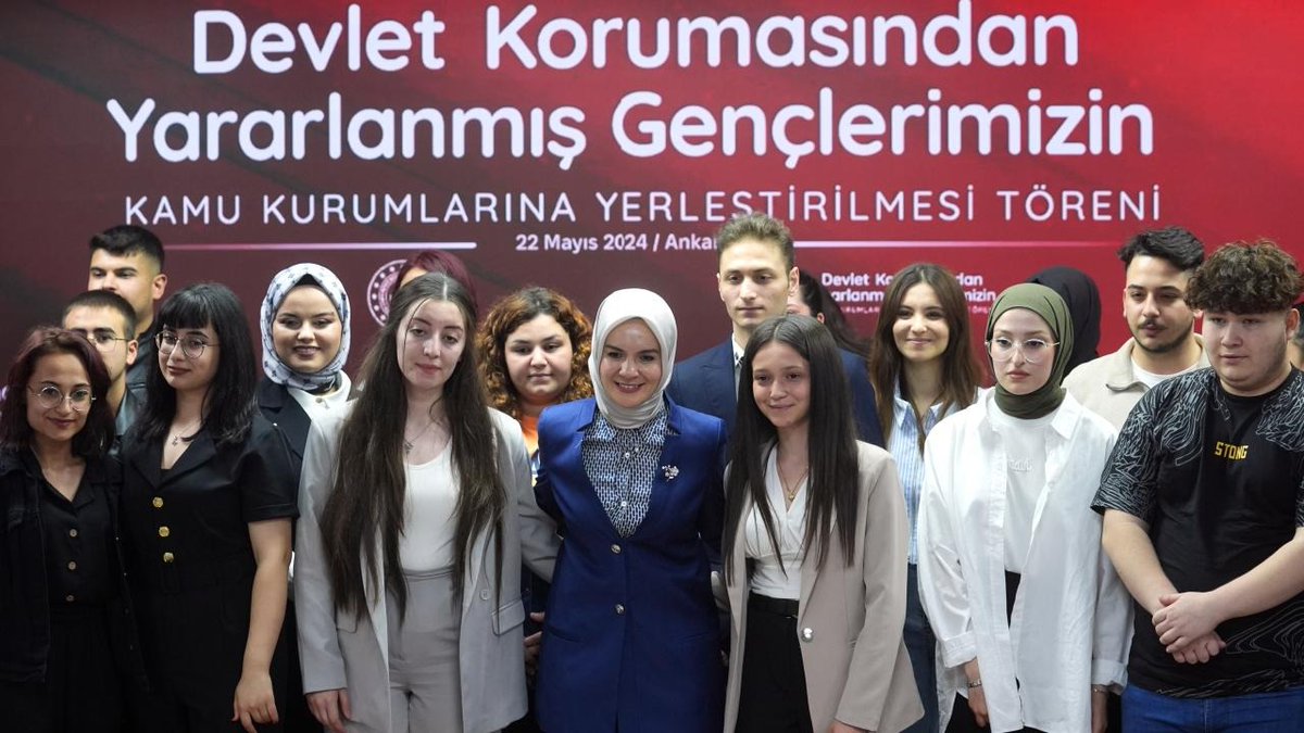 Aile ve Sosyal Hizmetler Bakanı Mahinur Özdemir Göktaş: 'Devlet korumasından yararlanan çocuklarımızdan 319'u üniversiteye yerleşti. 600 gencin kamu kurumlarına ataması gerçekleştirildi. 2003-2023 yılları arasında ise toplam 40 bin 991 gencimizi kamuya yerleştirdik. '