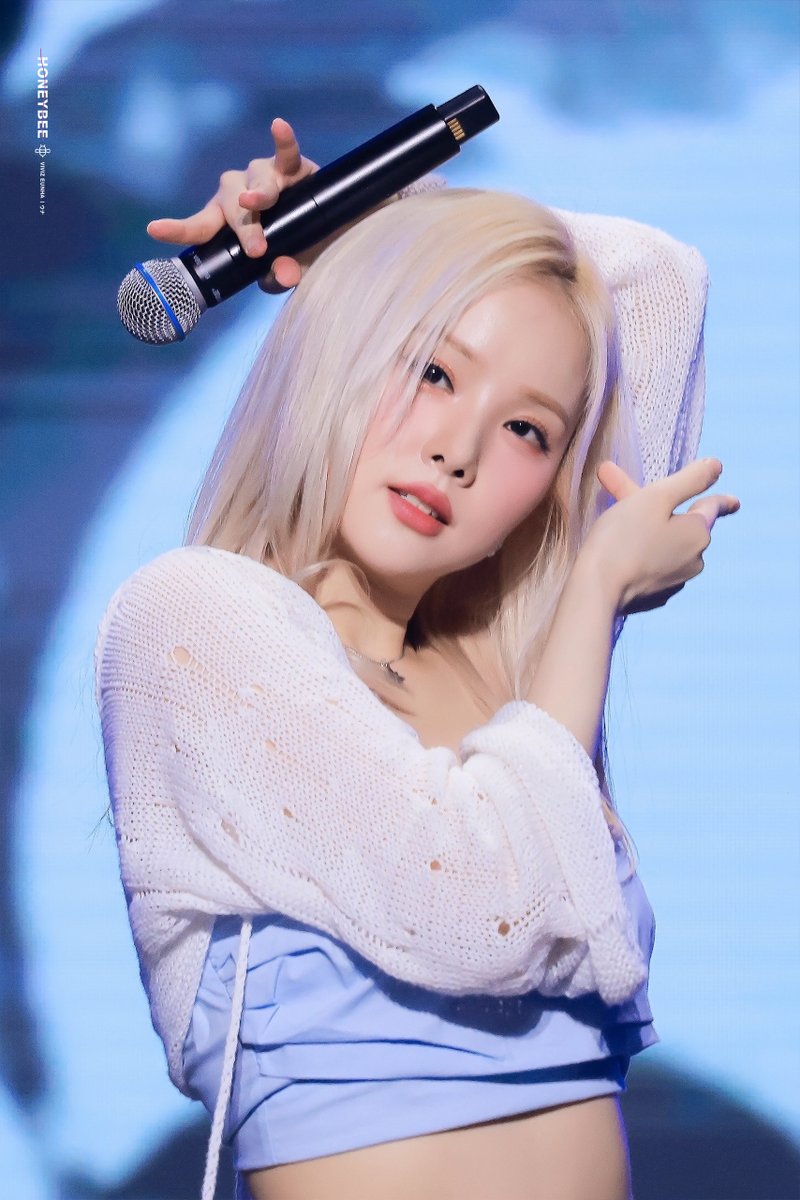 honeybee_530's tweet photo. 240518 🌟
#VIVIZ #비비지 #은하 #EUNHA #정은비
@VIVIZ_official https://t.co/tYZaKQnGDA