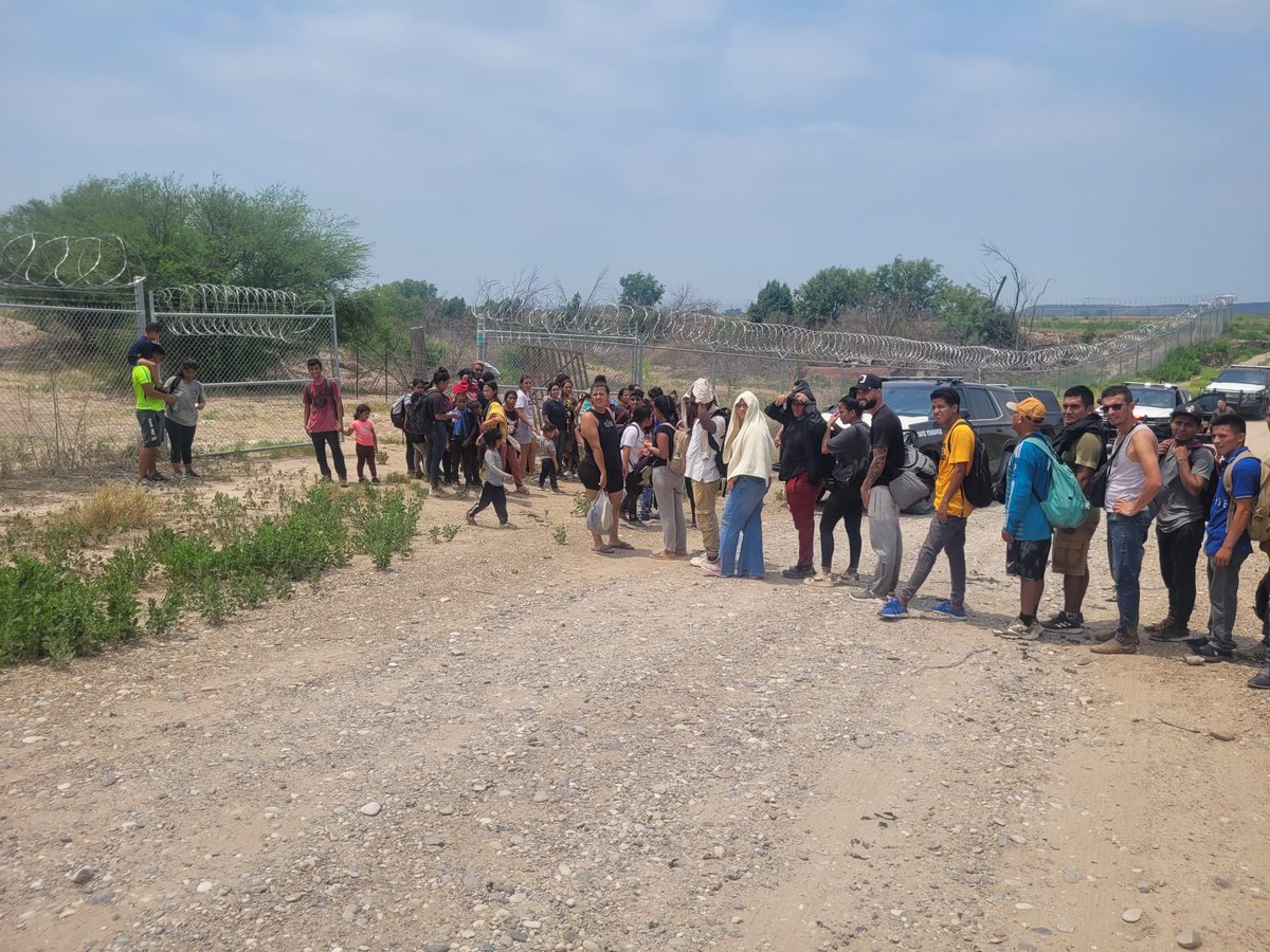 In the last 24 hrs, @TxDPS Troopers arrested 57 illegal immigrants for criminal trespass in the Normandy area. The group of illegal immigrants included 42 males & 15 females from Cuba, Colombia, Peru, Honduras, Ecuador, the Dominican Republic, & Nicaragua. All 57 were transported