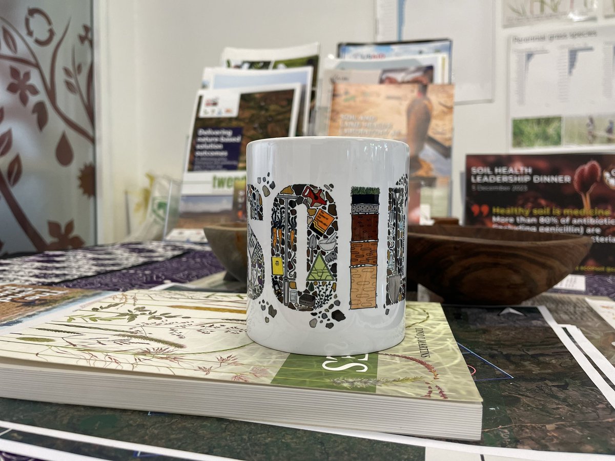 lawinowiecki's tweet photo. Sooo thrilled to receive these amazing #soil mugs designed by @LewisFausak 
Thanks to @khalilw11 for making this happen.
Another way to raise the consciousness of soil!!
@CIFOR_ICRAF  @ca4sh_global #soil #SoilHealth https://t.co/QeWgAJBati