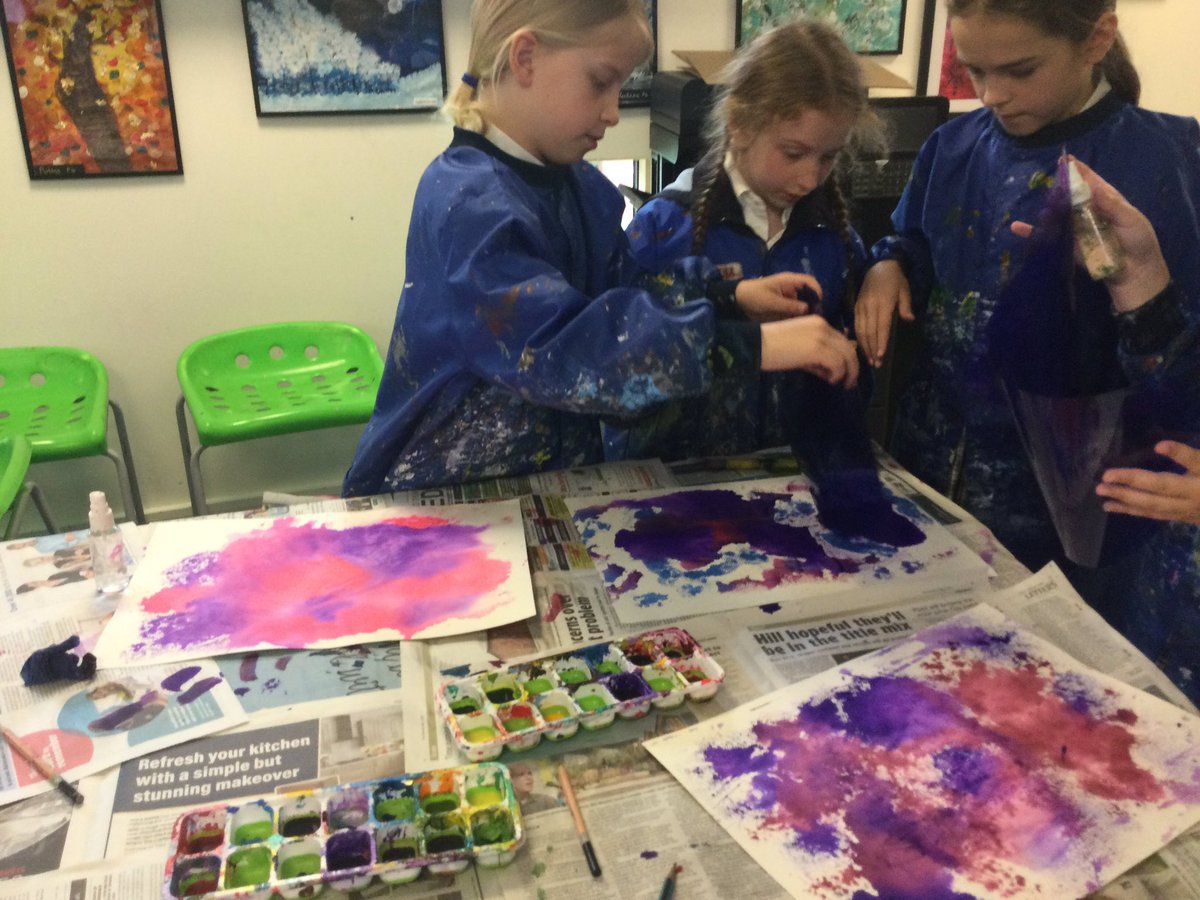 F5 have been using ink and water to print a background for a beautiful butterfly picture. 
@UptonHead @UptonForm5 #UptonDifference #UptonJourney #UptonPrep #UptonPrePrep @naceuk @Artsmarkaward