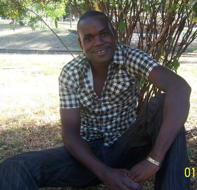 SulweFM's tweet image. #Mwakiteka.
Wcw, endalo ye bichwisi yino wekhalile wae???? Khwakanisie mulala sina??
#Khaluyeeeeeeeeeeeee!!!!!!!!!!!!!!!
Party Leader Titus Mumelo.