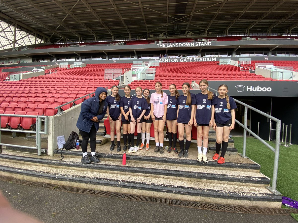Meeting Reneeqa Bonner between games. This could be one of our year 8s one day! @Cabotfederation @HanhamWoods @BristolBears