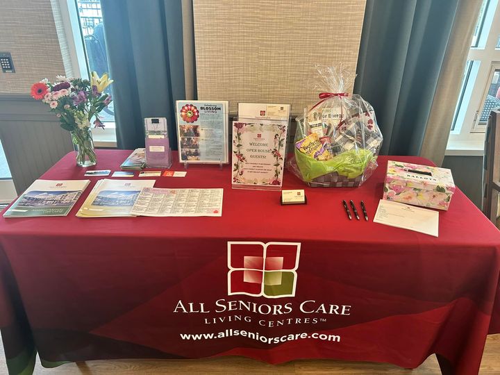 Open House week here at Aspen Heights Retirement residence! 1-4pm until Friday. Contact us or visit our residence page at allseniorscare.com/residence/aspe…
#AspenHeights #AllSeniorsCare #OpenHouse