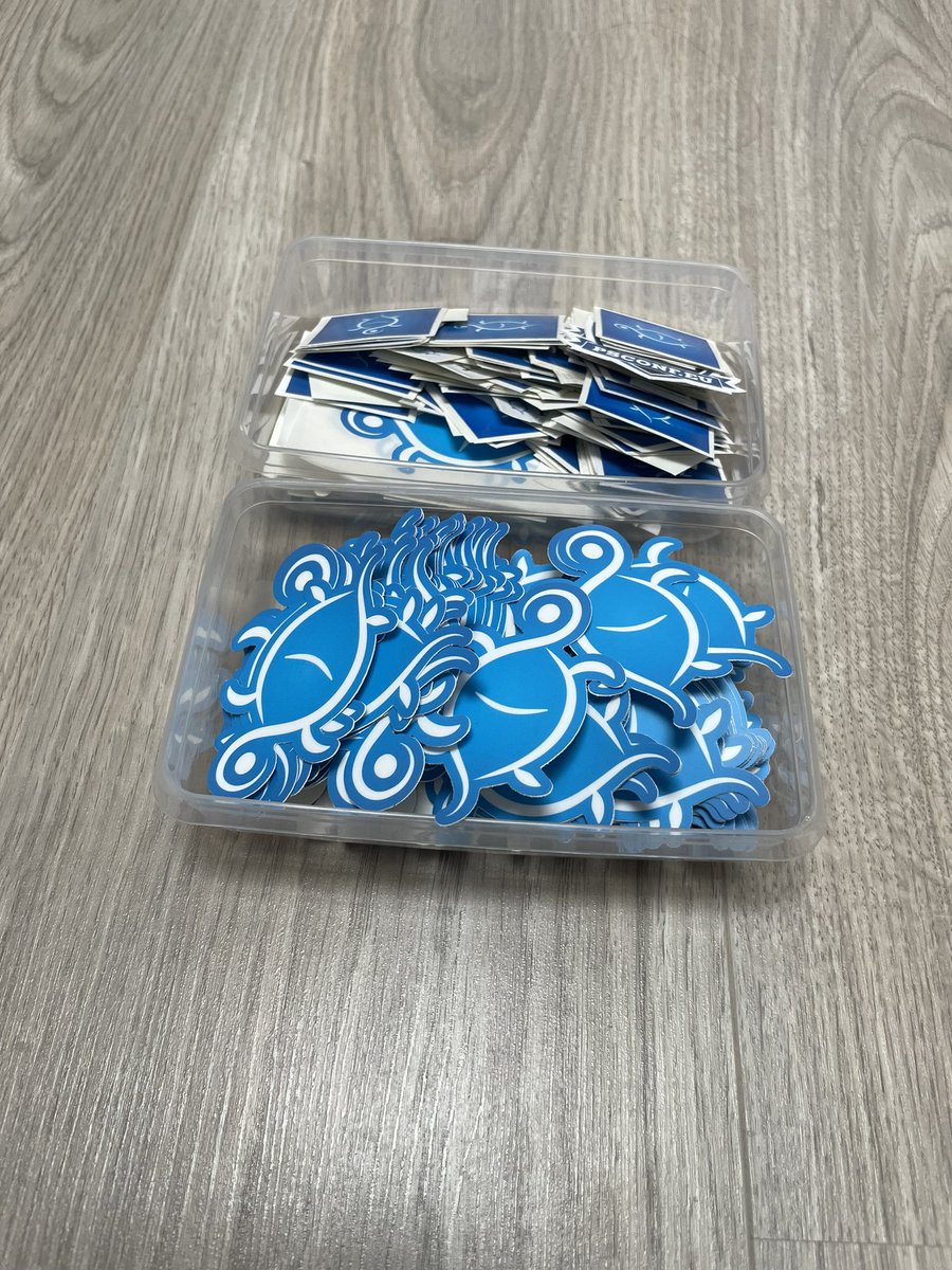 nohwnd's tweet image. I have too many #pspester stickers, come to #psconfeu and get some :)