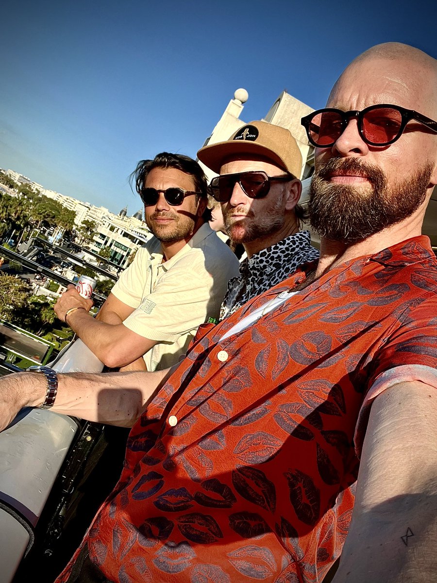 Bromantics tweet media