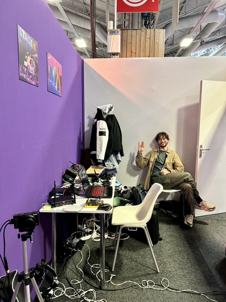 🙃 Les coulisses de #wogitech 
en live #vivatech 
sur Twitch 
avec <a href="/wig_fr/">Women in Games 🇫🇷</a>  !

Welcome ! 
Le collectif « Women &amp; Girls in Tech » a pour vocation 
🚀 de déclencher le déclic des jeunes filles et des femmes dans la #Tech 

#womenintech 
<a href="/WogiTech/">WoGiTech</a> <a href="/BNPParibas/">BNP Paribas Group</a> <a href="/simplonco/">ok</a> @SolenneBLG