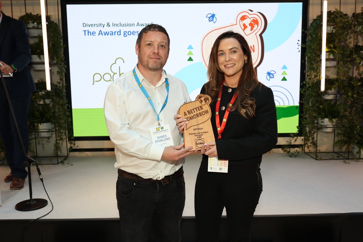 parkrun Ireland celebrates a major milestone by receiving the #DiversityandInclusion Champion 2024 award, with special credit given to the innovative #VolunteerWalkConnect and #AutismAcceptanceMonth awareness campaigns at this year’s @lidl_ireland Sustainability Summit.