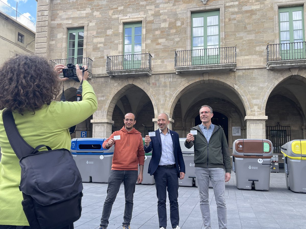 ♻️ El canvi de model de recollida de residus comença a la Balconada i Cal Gravat 👉 Els nous contenidors intel·ligents s’instal·laran a partir del 27 de maig i es tancaran el dia 10 de juny 🪪 Caldrà obrir-los amb una targeta