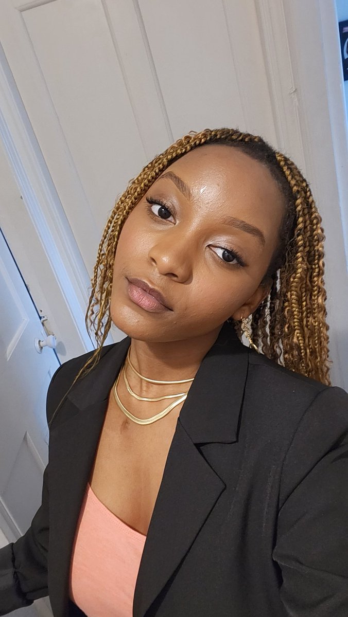 Tunde_Adeparusi's tweet photo. Congratulations to my daughter #Jomiloju ❤️ 🎊 👏 💐 🥳
#StLuis #GraduationDay #Grad https://t.co/KXsd8JJeuX