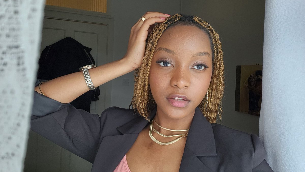 Tunde_Adeparusi's tweet photo. Congratulations to my daughter #Jomiloju ❤️ 🎊 👏 💐 🥳
#StLuis #GraduationDay #Grad https://t.co/KXsd8JJeuX