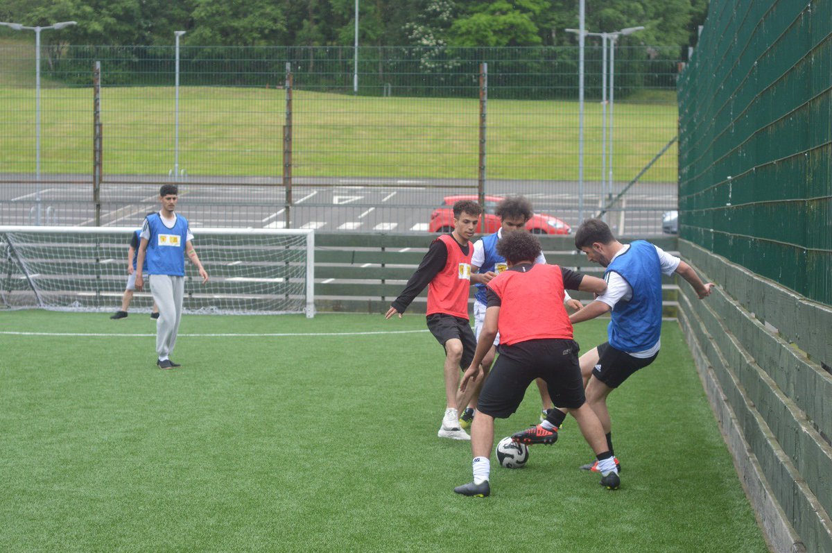 MortonCommunity's tweet image. 𝐍𝐞𝐰 𝐒𝐜𝐨𝐭𝐬 🏴󠁧󠁢󠁳󠁣󠁴󠁿

Another great turnout this week at Lady Octavia as 15 New Scots came along to play the beautiful game 💙⚽️

Thank you to @InverclydeHSCP for their continued support 🤝

#GetOutsideGetInvolved 
#WeekOfFootball