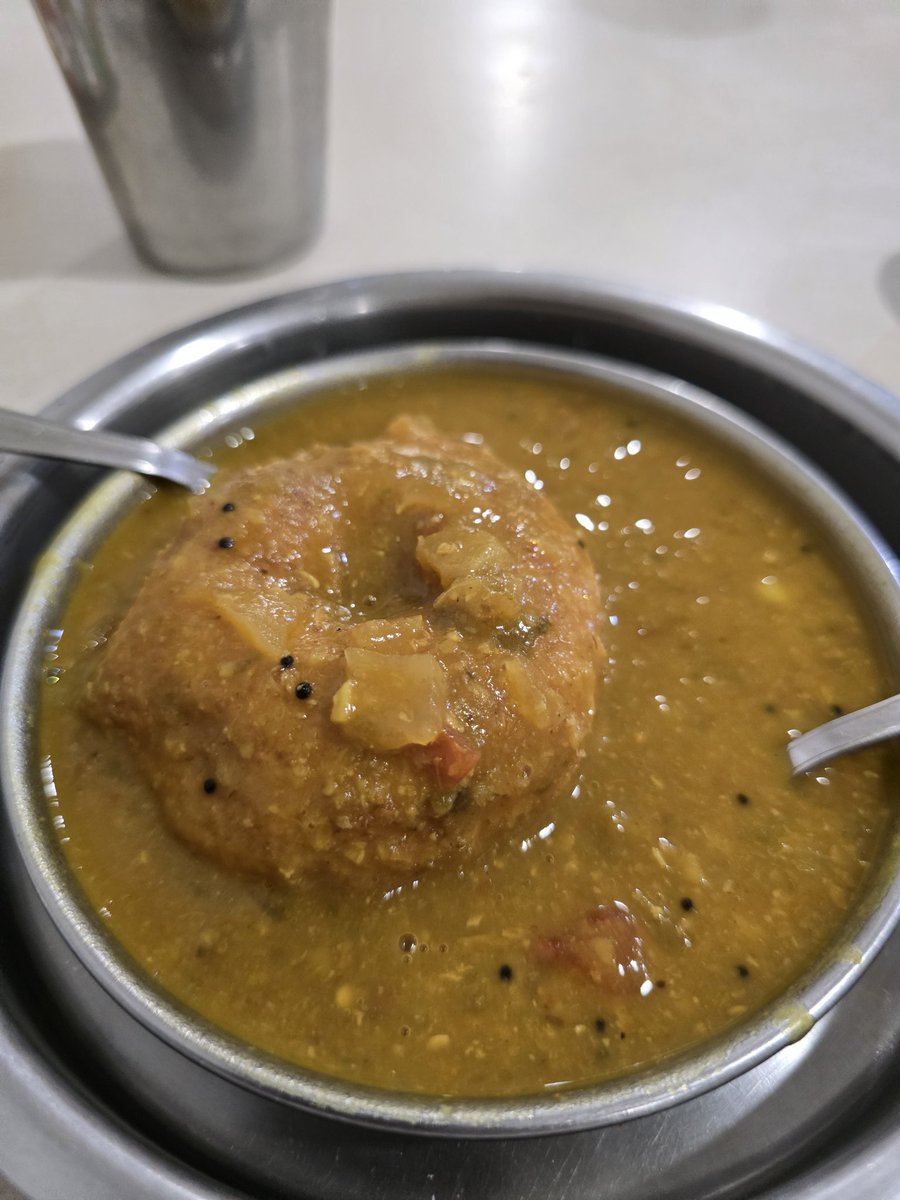 The Elixir of Life was consumed for the gazillionth time (in my life) at Annapoorna. Traveled far and wide but yet to find a sambar and ghee roast to beat this.