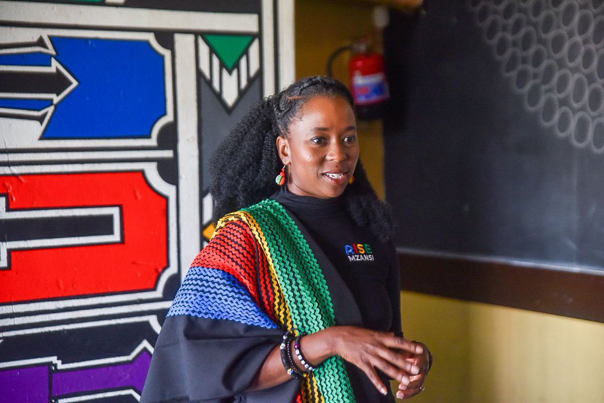 VuyiswaRamokgop's tweet image. I’m at an engagement with the Tembisa Community Forum (@TembisaComForum), in Thembisa, having conversation around the issues they have with and in our country, and engaging us on how @Rise_Mzansi plans to address these issues. 

We believe it’s very important to have…