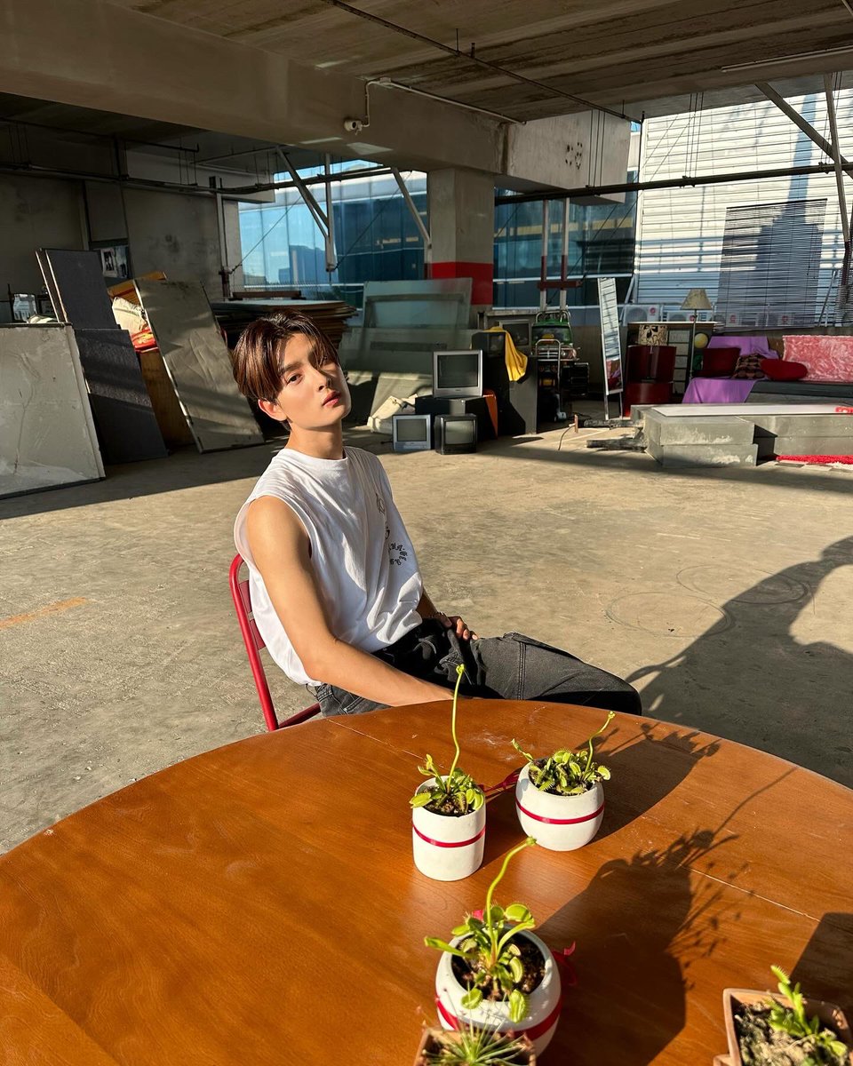 khunppol's tweet photo. บีฮายเดอะซีน https://t.co/qF6irANpVh