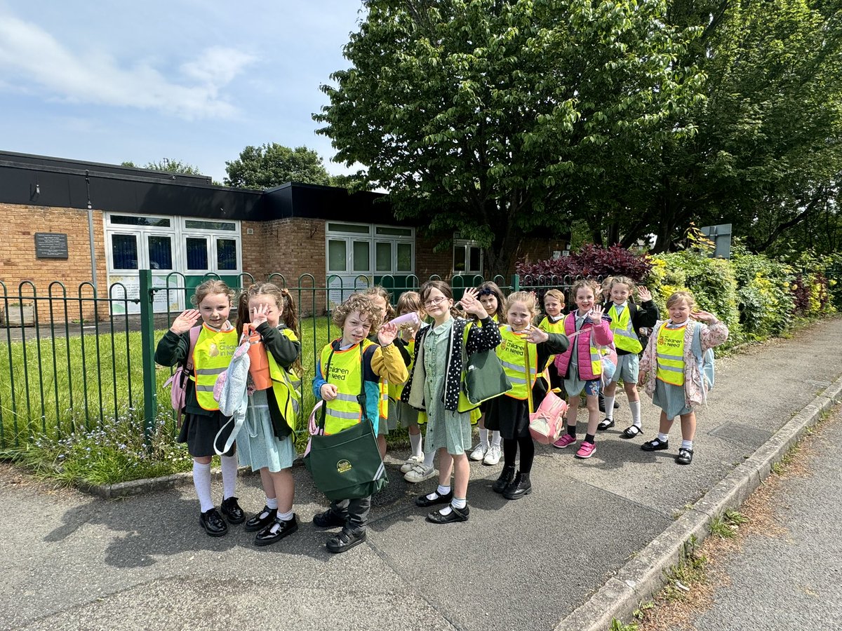 stasaphvp's tweet photo. 🦋 Transition afternoon @esgobmorgan 😎 We had a fantastic time playing outdoor games, making new friends, and getting a taste of what’s to come in Year 3. #VPHC https://t.co/KBWUTfvNAb