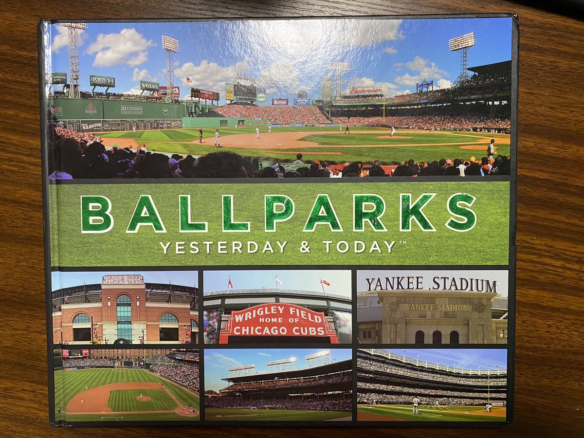 gaku1977's tweet photo. BOOKOFFで2016年頃発行の洋書の球場本をお安くゲット。
#baseballpark
#スタジアムマニア https://t.co/P7EHfomS3j
