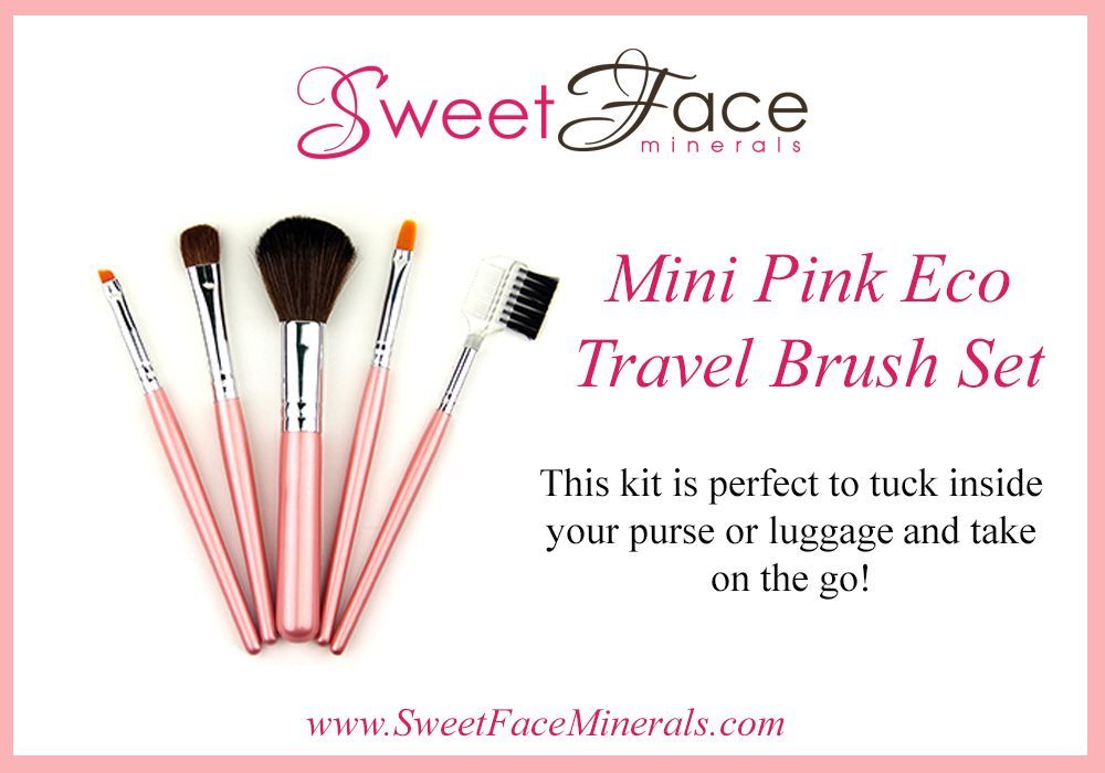Check out this adorable travel brush set! Get one for your travel kit or get a few as gifts, they are only $12.99, click here: buff.ly/3CbToIE 
#makeupbrush #makeup #sweetfaceminerals #makeupbrushset #concealerbrush #blushbrush #eyeshadowbrush #travel #travelmakeup