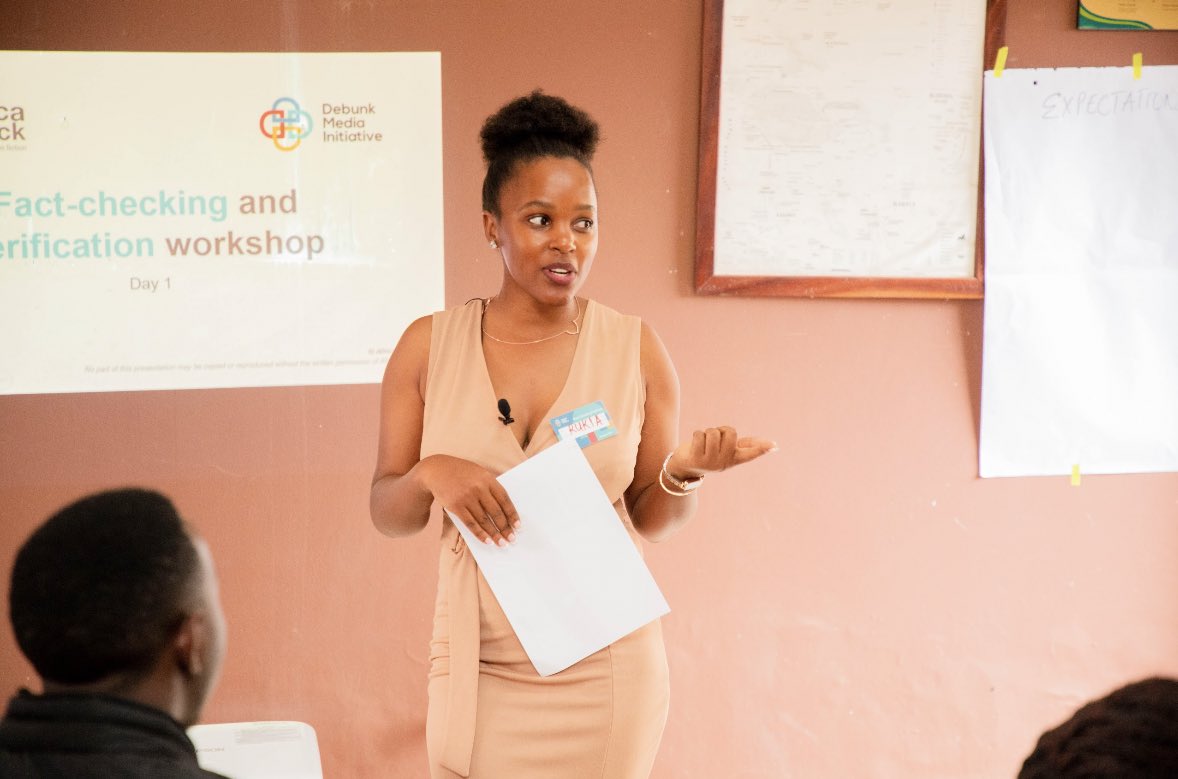 Rukia Nabbanja introduced the training: 'We are from Debunk Media Initiative, a fact-checking organization in Uganda. We do fact-checking & training, & this session is supported by @AfricaCheck and @Google. We're glad to have you here. Today's trainer is Edgar Mathew Karuhanga,