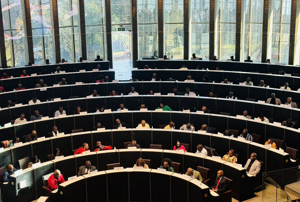 JoburgChiefWhip's tweet photo. Sanibonani, bahlali. 

We are at the Constance Conny Bapela Council Chamber today for the 26th Extraordinary Council Meeting. 

#WeServeJoburg #JoburgCouncil https://t.co/I0U2flJZir