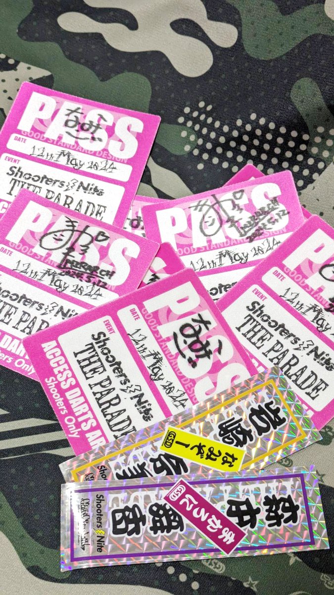 GSD_hide's tweet photo. 【直筆サイン入りﾌﾟﾚｾﾞﾝﾄ】

先日開催いたしました
#ShootersNite THE PARADE🏳

参加者の皆様に配布したPASSステッカーに
#岩崎奈美 なみぞー選手
@__na3zo__ 
#森本舞香 まかろに選手
@98m38m 
の2選手に直筆サインを頂きました。

ｷﾗｷﾗ千社札ｽﾃｯｶｰをセットにして
各4名様合計8名様にﾌﾟﾚｾﾞﾝﾄ✨

▼応募方法
このポストをﾘﾎﾟｽﾄのみ
▼参加期限
5/23 23：59まで
▼当選発表
発送をもって。

大阪から『THE PARADE』に参戦した両選手！
関西では手に入らなかった非売品ﾚｱｱ��ﾃﾑに直筆ｻｲﾝ入りです。

ぜひ応援のコメントと共にリポストお願いします☆