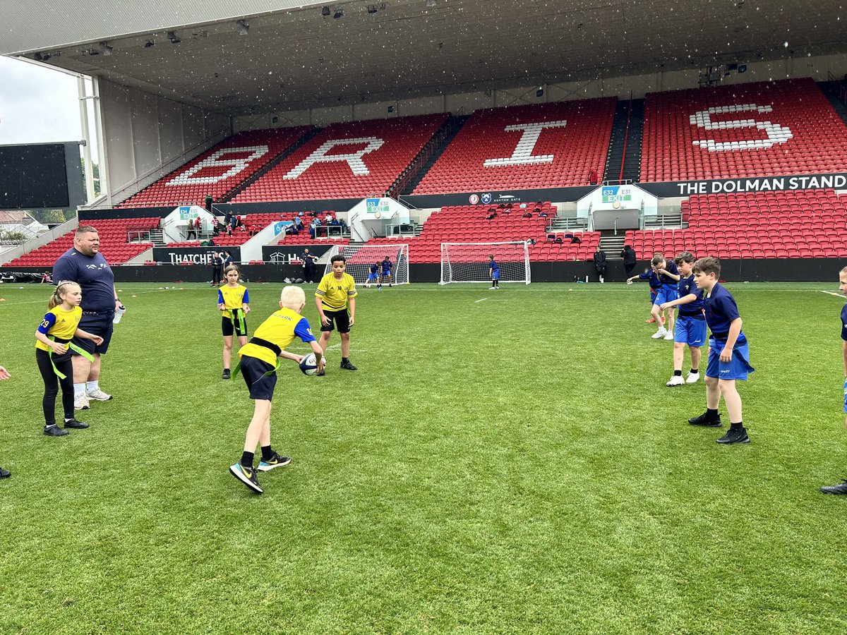 What an amazing experience for our Y5 children this afternoon. Thank you to @BrisBearsCF for hosting such an exciting event, creating memories the children will never forget 🏉 No official scores but we played 3 won 3 💪🏼 #TeamPark