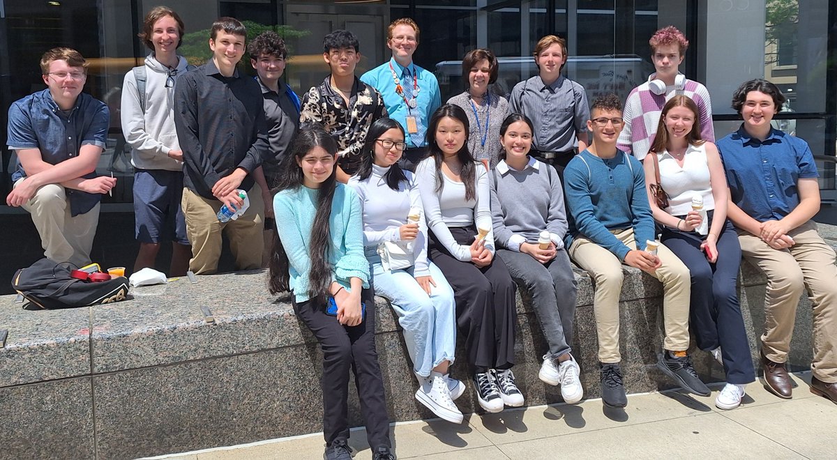 rufusXI's tweet photo. Thank you @AlexionPharma @AstraZeneca for the facility tour and for showing us some of the science behind your commitment to finding cures to rare diseases  

@BHS_Berlin_CT @UConnECE/#APChemistry 2023-24 Ss demonstrating #BerlinPurpose #redcoatpride https://t.co/F7r3aqmb1S