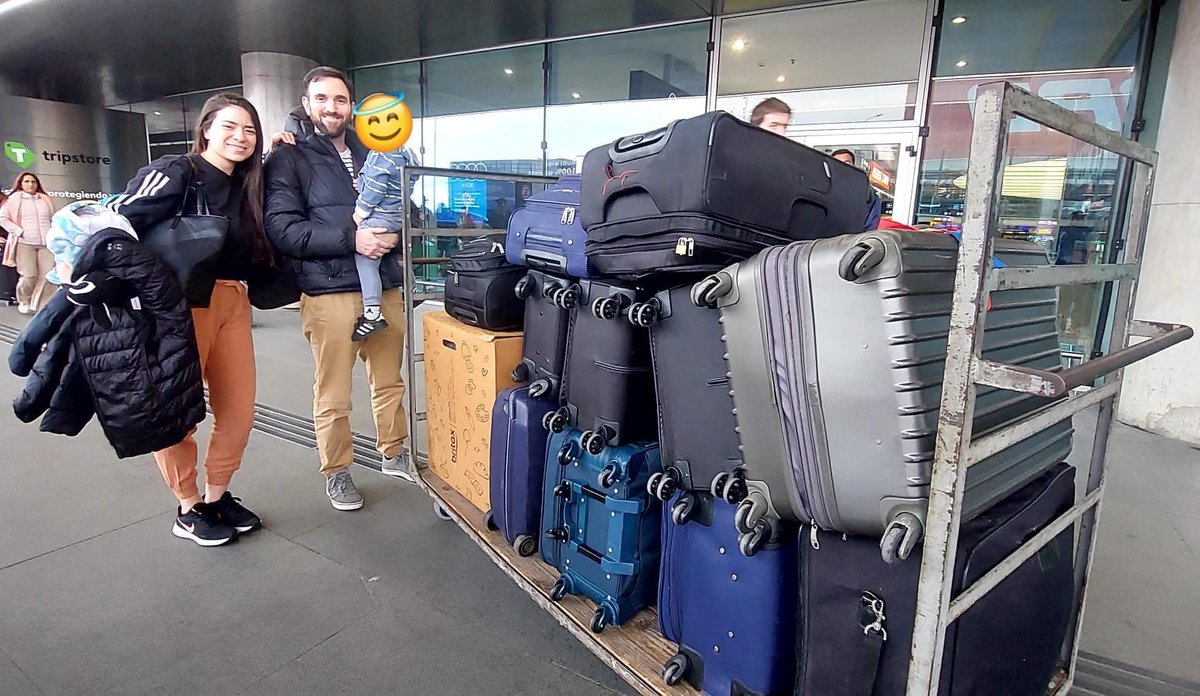 Ayer llevamos a Ariel, diana  y su bebé de 2 años a Ezeiza donde tomaron un vuelo hacia Atlanta, Estados Unidos para comenzar una nueva etapa
Llenemos a <a href="/diana_ongaro/">Diana Ongaro</a> y su familia de mensajes deseándoles muchos éxitos🫶