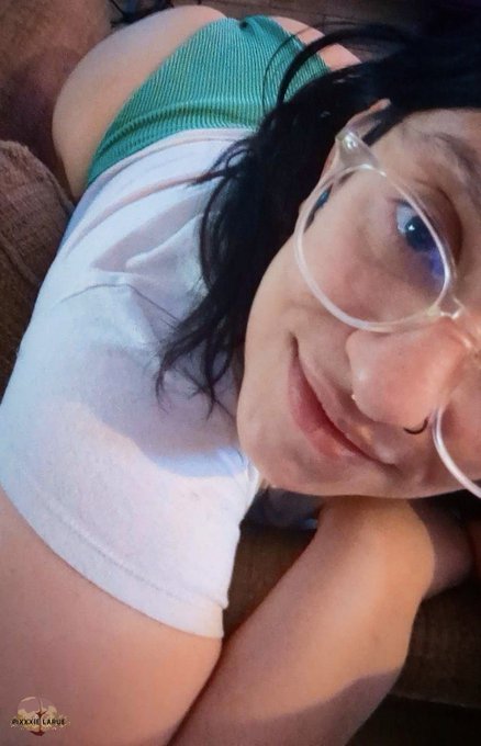 Happy Wagon Wednesday from your WCW 🖤🖤🖤 https://t.co/EfSJzebR6h