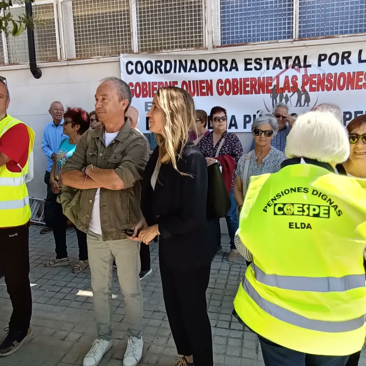 EldaParaTodas's tweet photo. 💚Hoy salimos a las calles para reivindicar una sanidad pública, de calidad y para todas.

Frente al gobierno de la barbaridad valenciana necesitamos más derechos. https://t.co/8LvCwCKohs