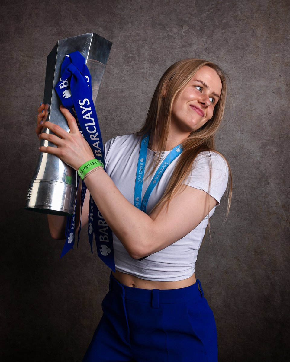 Hannah Hampton: Blue through and through. 🔵