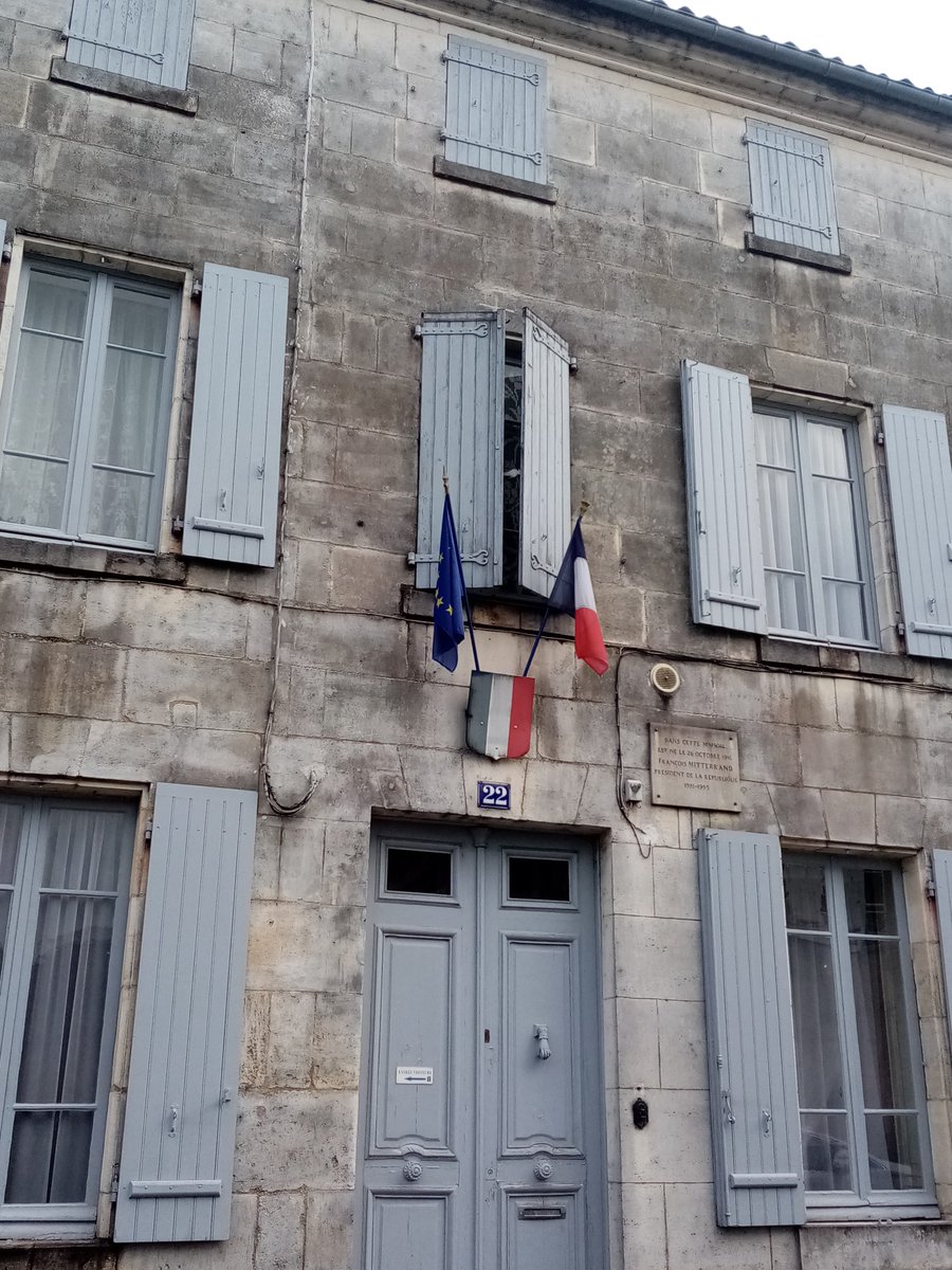 Parlement des lycéens #JPPJV. Séance parlementaire comme si on y était !  
Les lycées É. Vinet, Oisellerie et Venise Verte  représentent <a href="/acpoitiers/">Académie de Poitiers</a> : préparation de projet de résolution et débats sur le nucléaire. 📝🗣️
@IFMITTERAND
 <a href="/NvelleAquitaine/">Nouvelle-Aquitaine</a>
#penser #écrire #convaincre