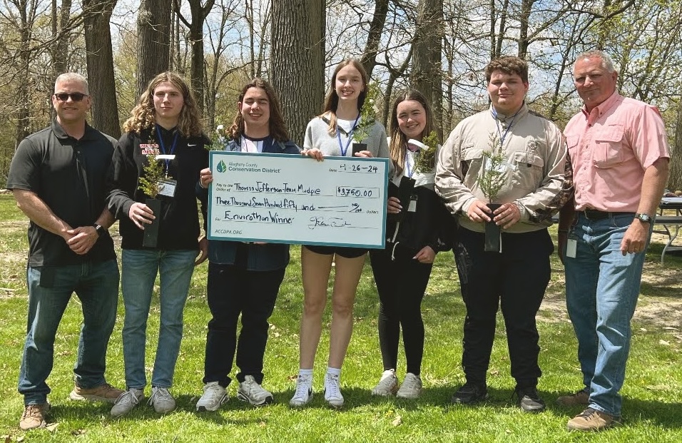 Congrats to Jefferson Hills Intermediate School’s Jaguars 1 team on its third place finish in the Junior Envirothon! And good luck to @TJHSJaguars' Allegheny County championship squad today at the Pennsylvania Envirothon! #WJHSD #WErTJ @DCNRnews