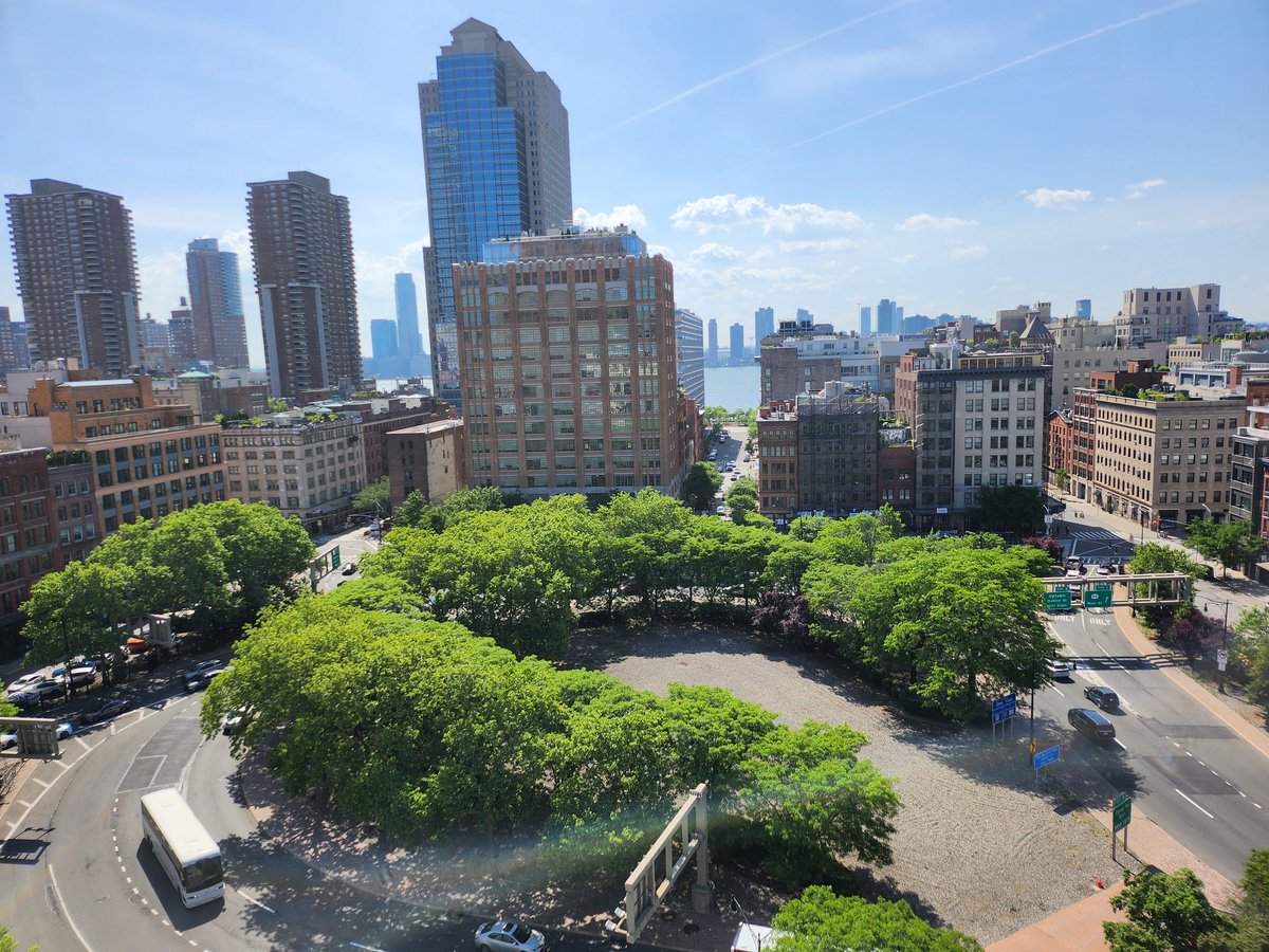 RachelrieRiley's tweet image. Rooftop views @WSJ #FutureofEverything Festival #SpringStudios #Tribeca