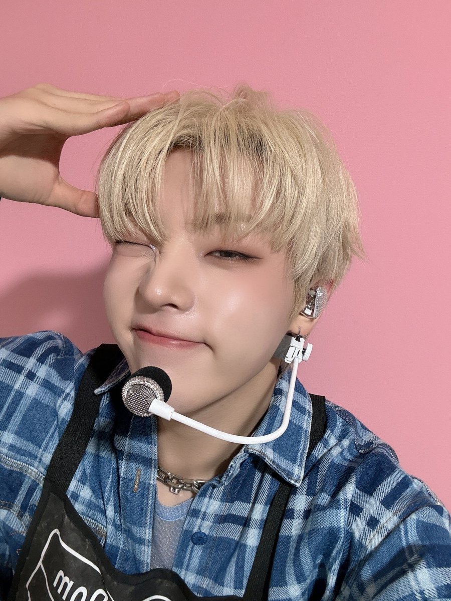TheKingDom_GF's tweet photo. [MUJIN👑]

왕🐶

#TheKingDom #더킹덤 #TKD 
#MUJIN #무진 https://t.co/8auayirEcT