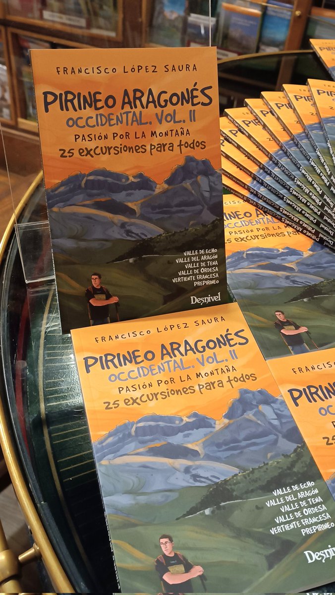 Ya está listo el volumen II del Pirineo Aragonés Occidental, os aseguro que rezuma PASIÓN POR LA MONTAÑA en todas sus páginas.
 Deciros que los días 1 y 9 de Junio por la mañana estaré en la Feria del Libro del Retiro, casetas 278 y 279 (Desnivel), gracias equipo DESNIVEL.