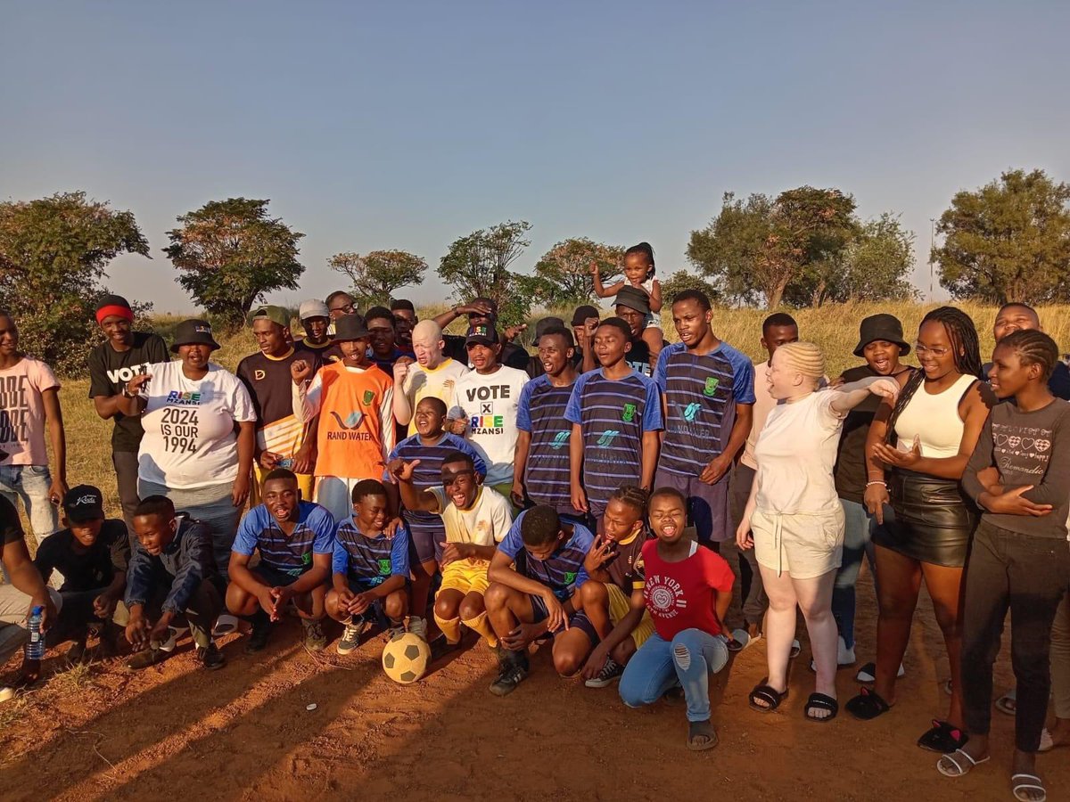 JackMsibi's tweet image. ⚽️ Blind Soccer Match Update! ⚽️

Rise Mzansi played an exciting 2-2 match against Filadelfia Secondary School for the Blind in Soshanguve. Kudos to Koketso Motaung and Samkelo Ndaba for scoring! Great game! 🏅

#BlindSoccer #RiseMzansi #CommunitySports #Inclusion #TeamSpirit