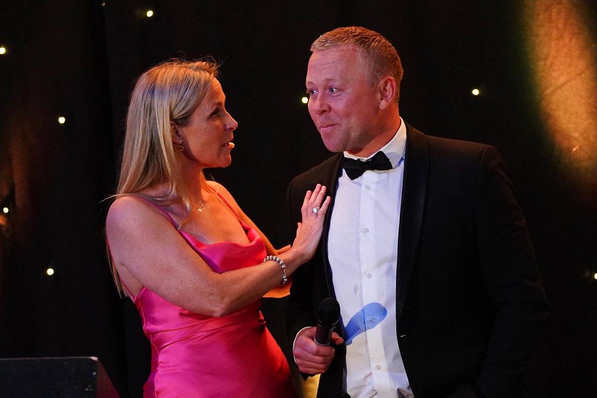 BristolBears's tweet photo. An emotional farewell to long-serving @BrisBearsCF Manager @craigcapes last night 🥹

Thank you for your 1⃣2⃣ years at the 💙 of our Community Foundation, Capes 🙏 https://t.co/v1LXOn7GTZ
