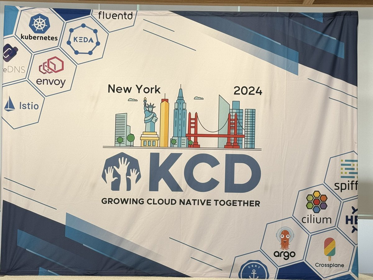 Istio on stage #KCDNewYork along with rest of @CloudNativeFdn projects