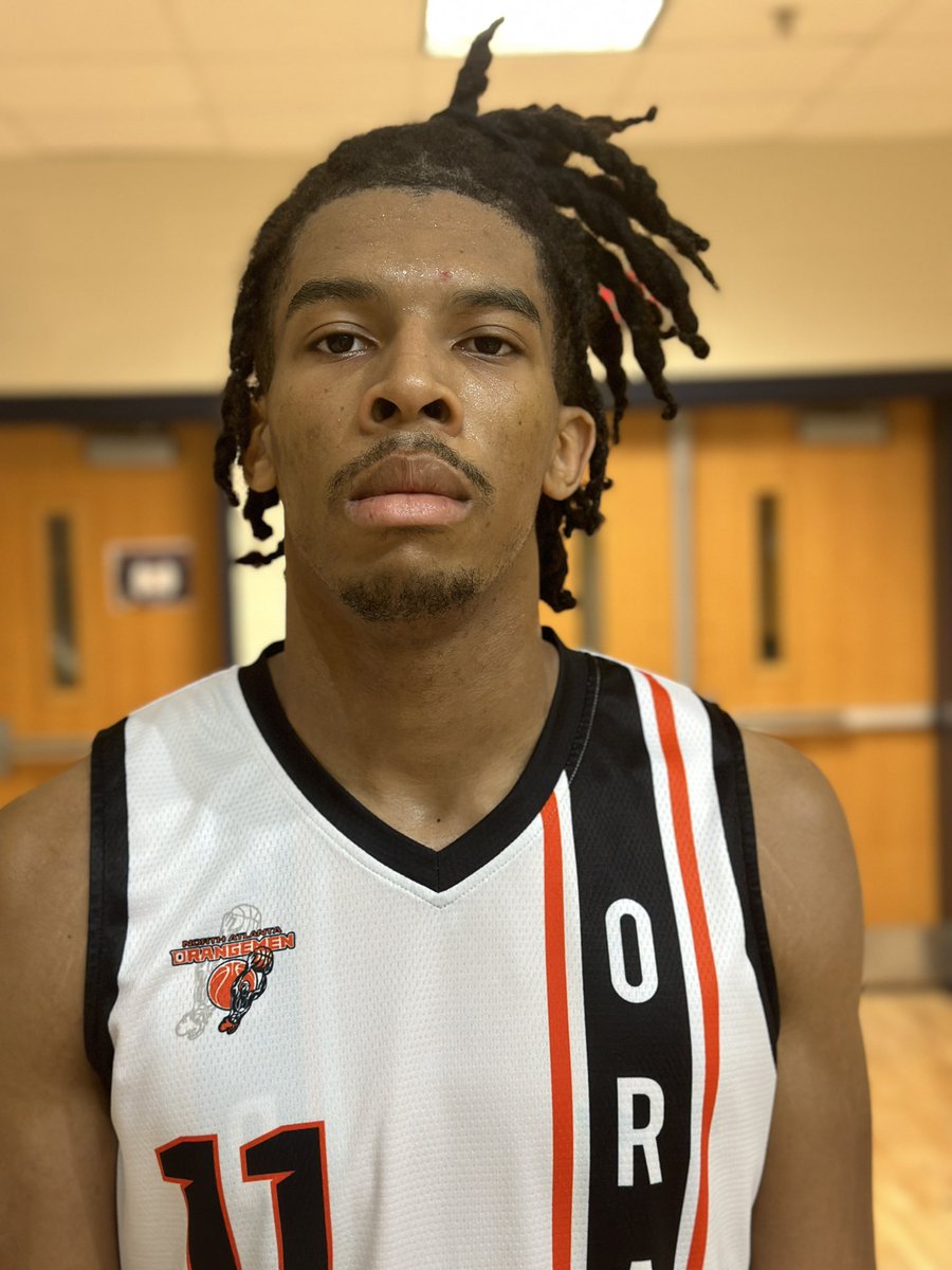 '25 Nigel Gist of the North Atlanta Orangemen drew praise from several evaluators at the OTR Sweet 16. The strong framed 6-5 forward impacted the game inside and out last weekend. @KyleSandy355 writes more: ontheradarhoops.com/otr-hoops-swee…