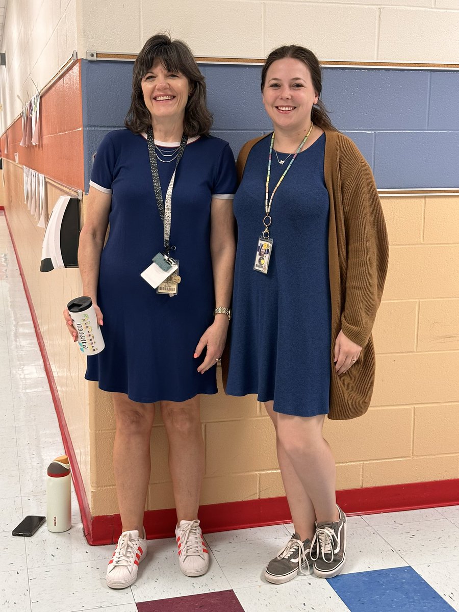 mora_lanette's tweet photo. When great minds think a like… they dress a like. 
Twinning! #Hatchett @NISDHatchett https://t.co/y7dhm3iEbp